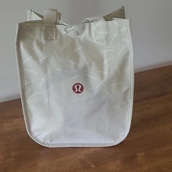 lululemon shopping bag 2023 tote Small (Plain Red) : Clothing, Shoes & Jewelry Carry all and carry on Lululemon Reusable Shopping Bags Small